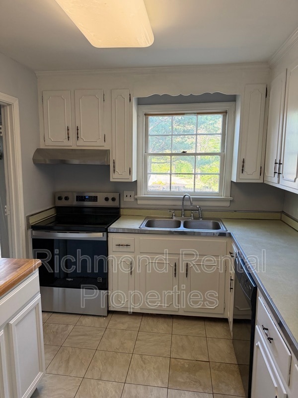 property at 1820 Cambridge Ct