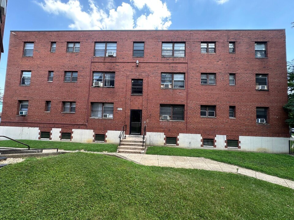 214 Kenilworth Avenue Northeast in Washington, DC - Building Photo