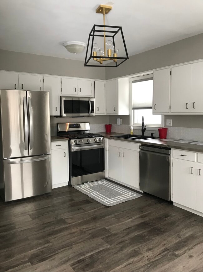 1231 Harmony Dr in Racine, WI - Foto de edificio - Building Photo