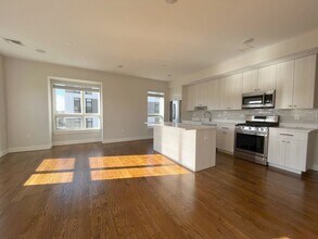 7 Everett St, Unit 501 in Boston, MA - Building Photo - Building Photo