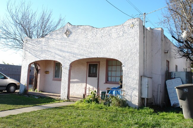 1022 Del Monte Ave in Salinas, CA - Building Photo - Building Photo