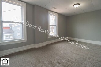 405 S Wayne St in Waterloo, IN - Building Photo - Building Photo