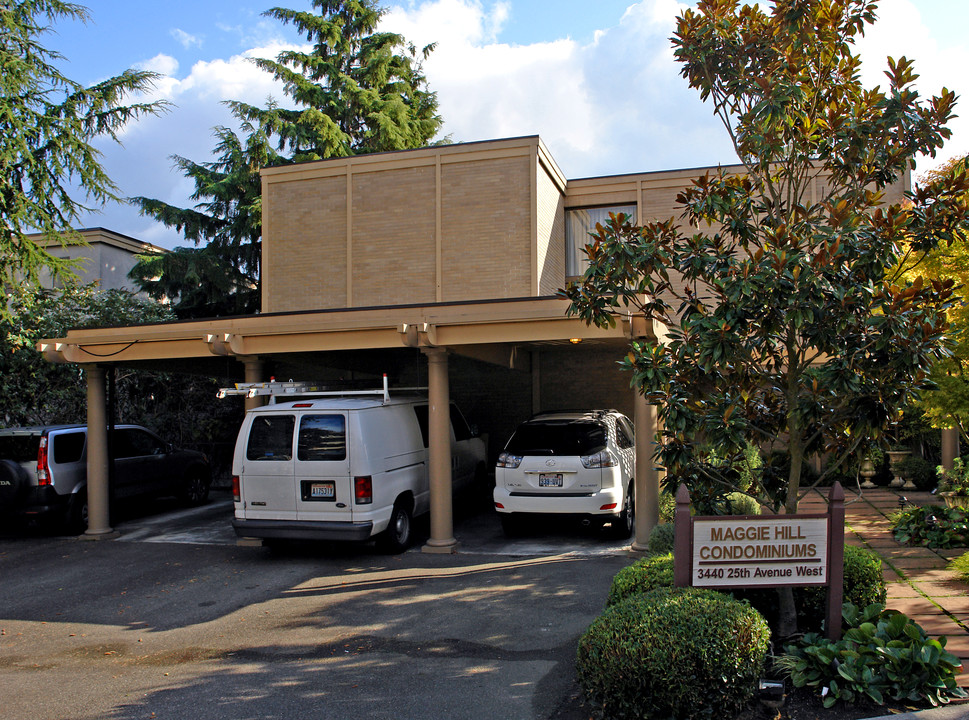 Cathbert Apartments in Seattle, WA - Building Photo