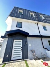4805 Matilija Ave in Los Angeles, CA - Building Photo - Building Photo