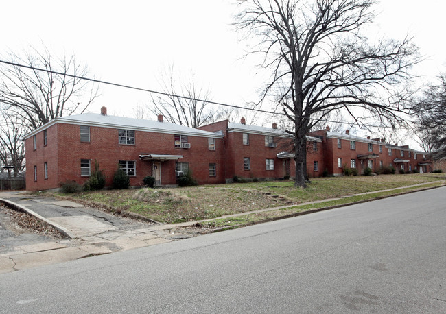 4016 Barton Dr in Memphis, TN - Foto de edificio - Building Photo