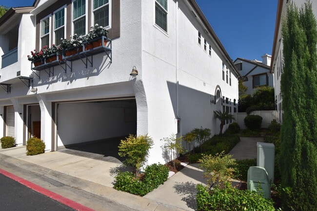 11904 Cypress Canyon Rd in San Diego, CA - Building Photo - Building Photo