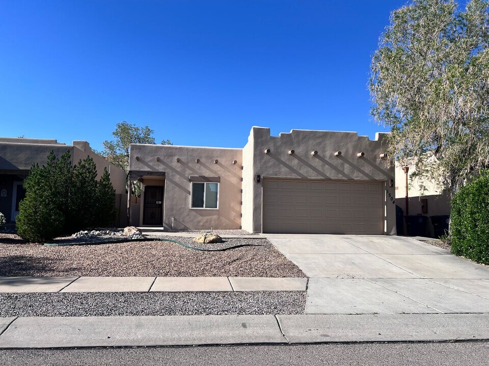 1504 Vista Monte Dr NE in Albuquerque, NM - Building Photo