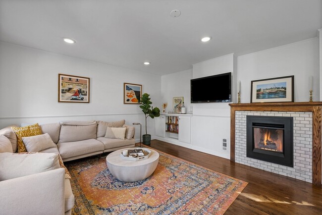 property at 3 Short St Pl
