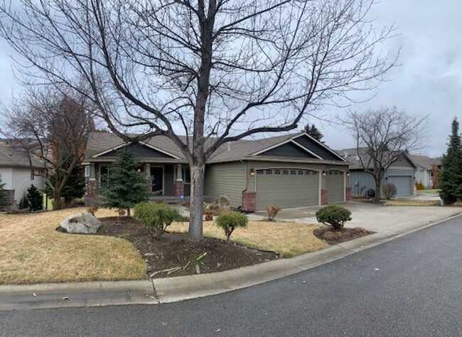 property at 917 N Garry Dr