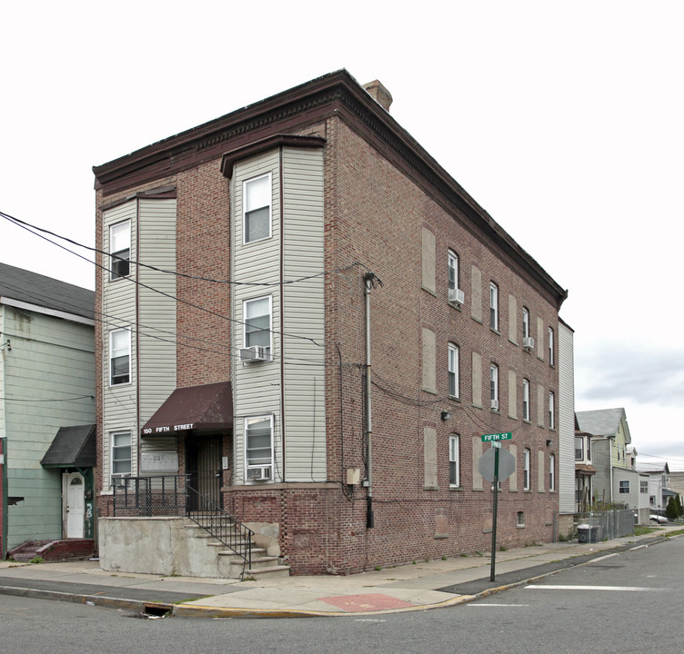 150 5th St in Elizabeth, NJ - Building Photo