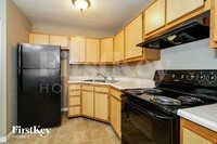 7736 Woods Crossing Ave, Unit 1601 in Indianapolis, IN - Foto de edificio - Building Photo