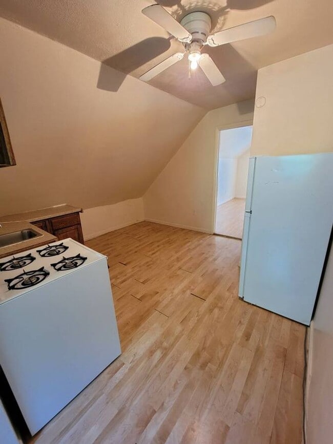 property at 2474 S 5th Pl