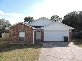 372 Mizzen Ln in Pensacola, FL - Building Photo