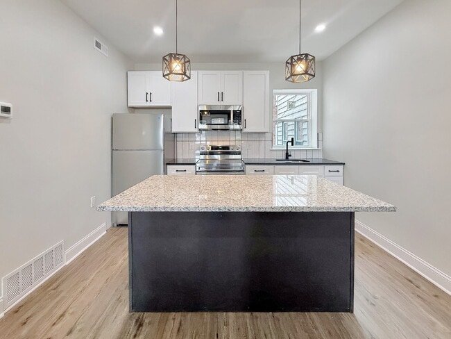 4813 Chestnut St in Philadelphia, PA - Building Photo - Building Photo