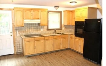 59 Arnold Rd in Coventry, RI - Building Photo - Building Photo