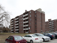 Westport Towers in Guelph, ON - Building Photo - Building Photo