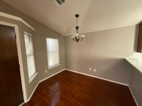 2139 Lonnie Ln in Moore, OK - Building Photo - Building Photo