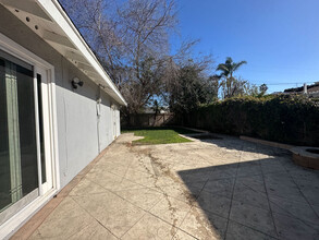 3094 Yellowstone Dr in Costa Mesa, CA - Building Photo - Building Photo