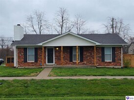 1506 W Elm Rd in Radcliff, KY - Building Photo