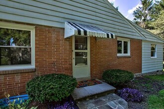 111 Valley Rd in Lancaster, PA - Building Photo - Building Photo