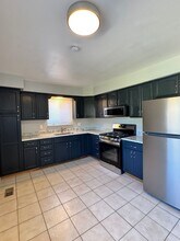 32740 Bunert Rd in Warren, MI - Building Photo - Building Photo