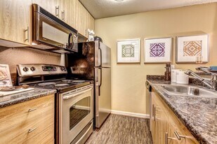 Vue Kirkland in Kirkland, WA - Building Photo