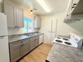 566 Lincoln Ave in Prescott, AZ - Building Photo - Building Photo