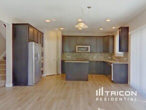 21777 E Layton Dr in Aurora, CO - Building Photo - Building Photo