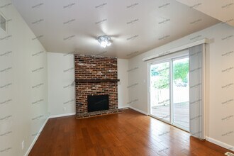 1036 Treeline Ct in Ballwin, MO - Building Photo - Building Photo