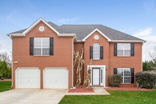 1122 Cameron Rd in Mcdonough, GA - Building Photo