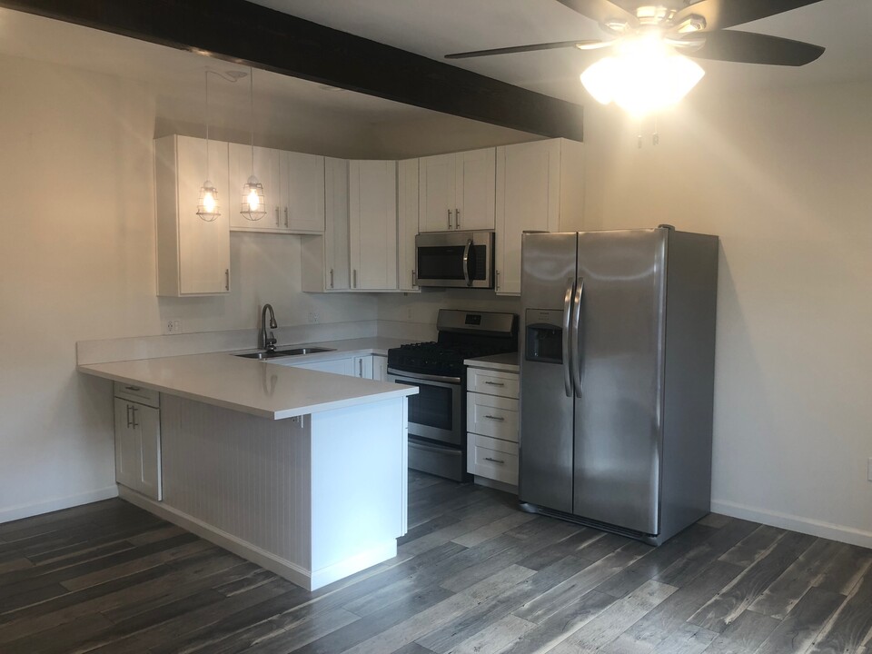 447 S Orange Ave in El Cajon, CA - Building Photo