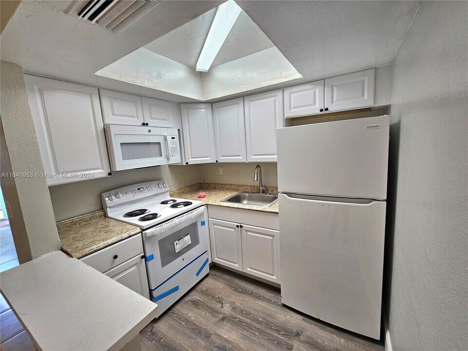 1840-1846 NW 52nd Ave-Unit -1 in Lauderhill, FL - Building Photo