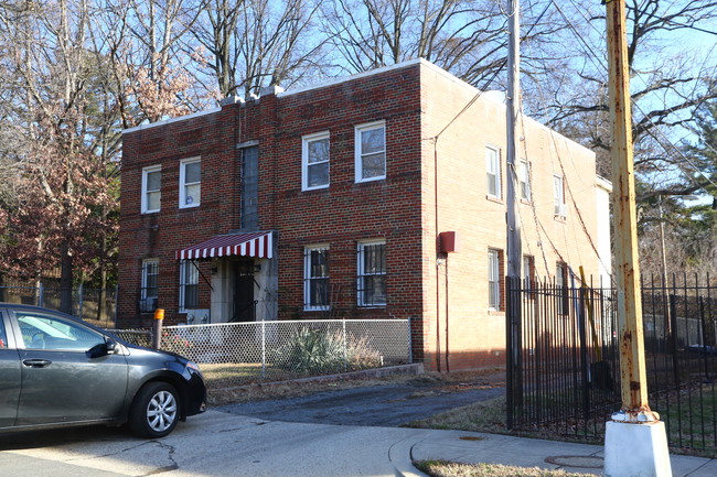 1211 19th St NE in Washington, DC - Foto de edificio - Building Photo