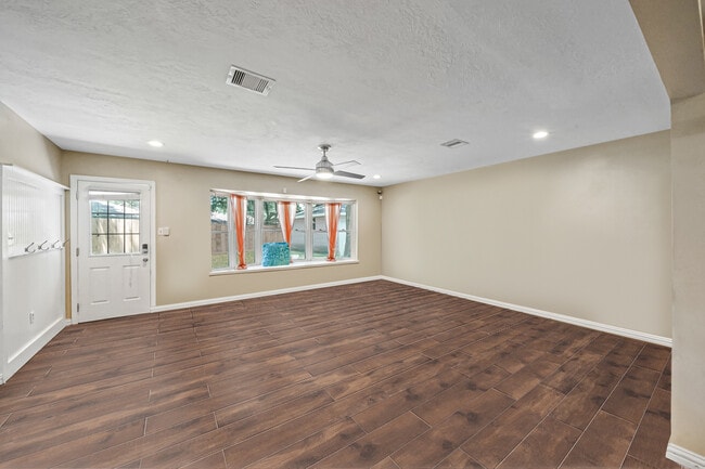2018 Westlake Rd, Unit A in Houston, TX - Foto de edificio - Building Photo