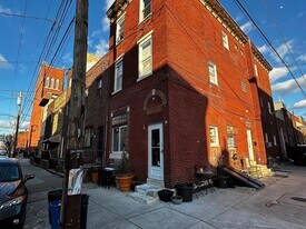 1523 S 10th St in Philadelphia, PA - Building Photo
