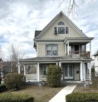 104 Howard Ave in New Haven, CT - Building Photo