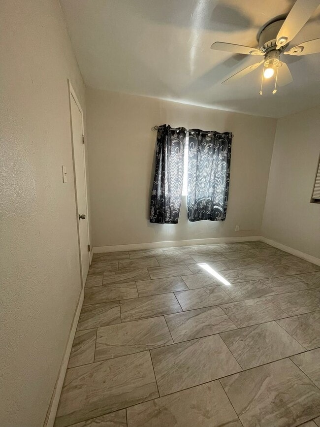 915 31st St in Bakersfield, CA - Building Photo - Building Photo