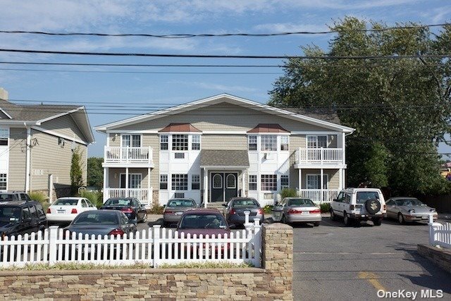 3-15 Willowbrook Ave, Unit 4D in Bay Shore, NY - Building Photo - Building Photo