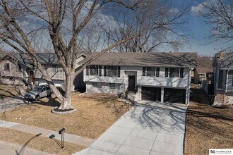 10230 Weir St in Ralston, NE - Building Photo - Building Photo