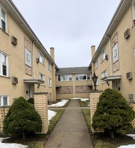 7845 W Lawrence Ave in Norridge, IL - Building Photo