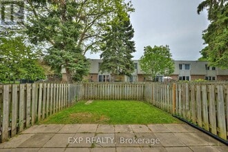 17-117 Old Pine Trail in St Catharines, ON - Building Photo - Building Photo