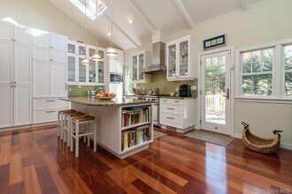 12 Partridge Dr in Sag Harbor, NY - Building Photo - Building Photo