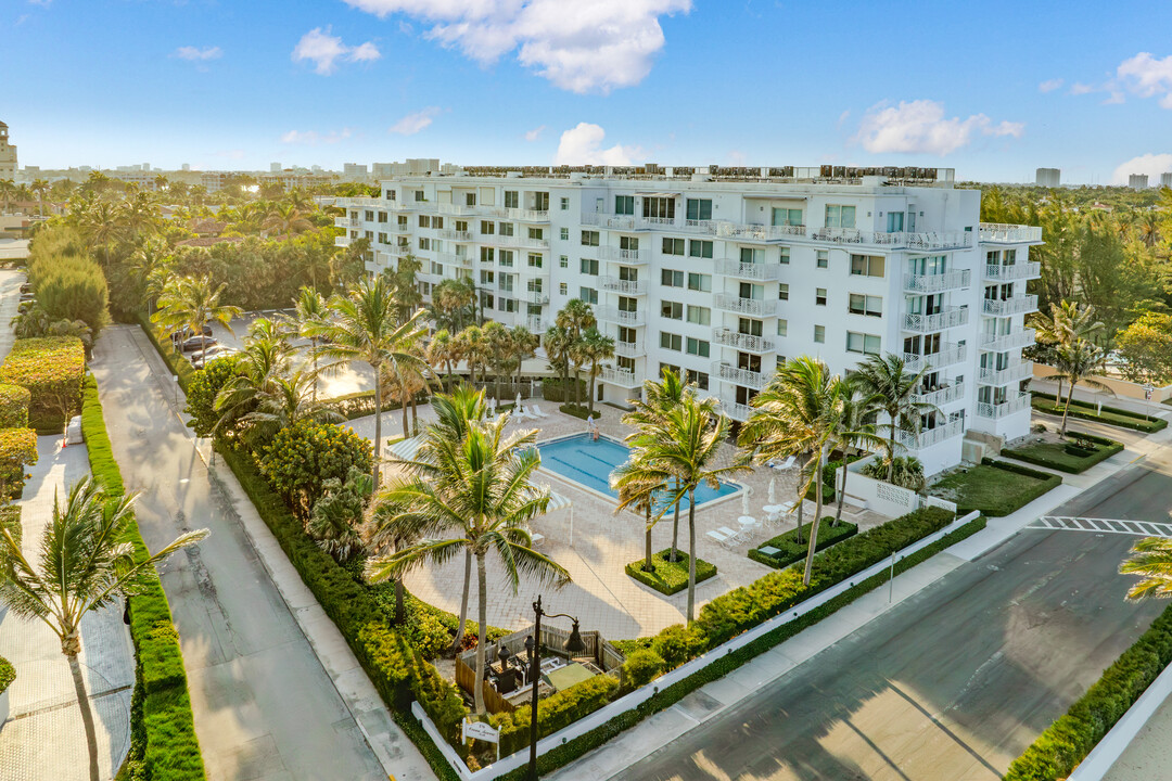 Ocean Tower North in Palm Beach, FL - Building Photo