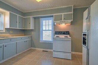 1408 W College St in Jonesborough, TN - Building Photo - Building Photo