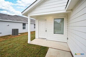 1612 Pile Trl in New Braunfels, TX - Building Photo - Building Photo