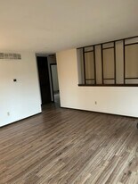 8415 E Gilbert St in Wichita, KS - Building Photo