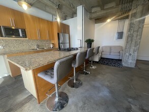 455 E Ocean Blvd in Long Beach, CA - Building Photo - Building Photo