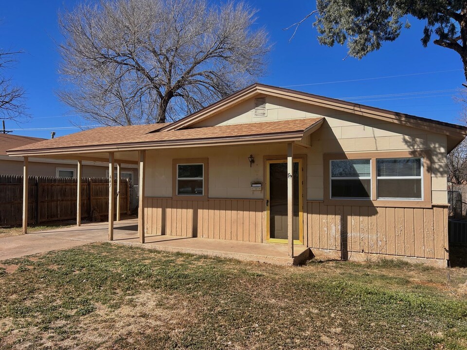 4414 37th St in Lubbock, TX - Building Photo