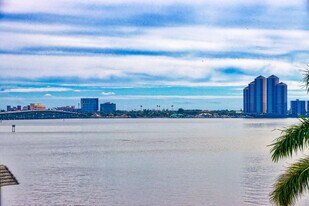 3460 N Key Dr, Unit 407 in North Fort Myers, FL - Building Photo