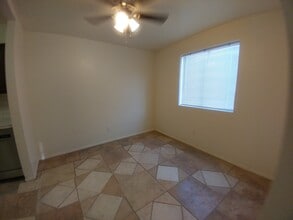 35 N May, Unit 101 in Mesa, AZ - Foto de edificio - Building Photo